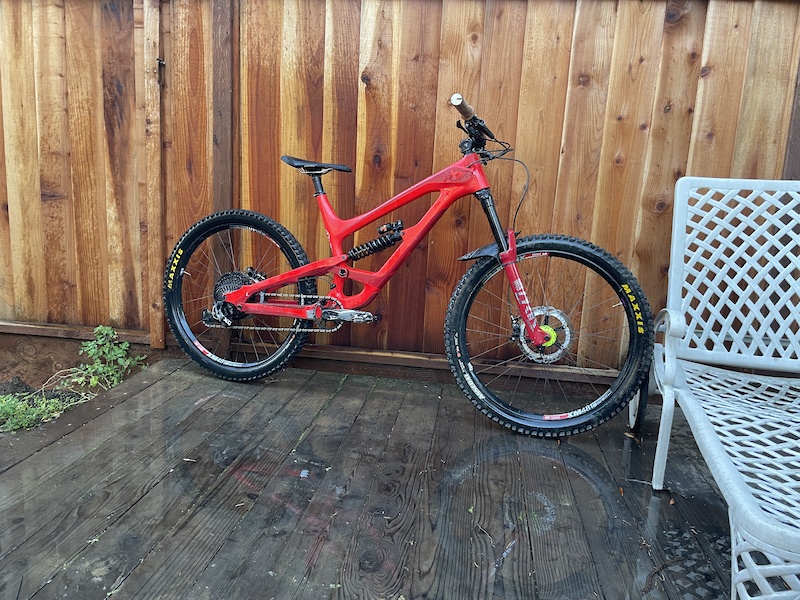 2018 Custom YT Capra CF Pro For Sale