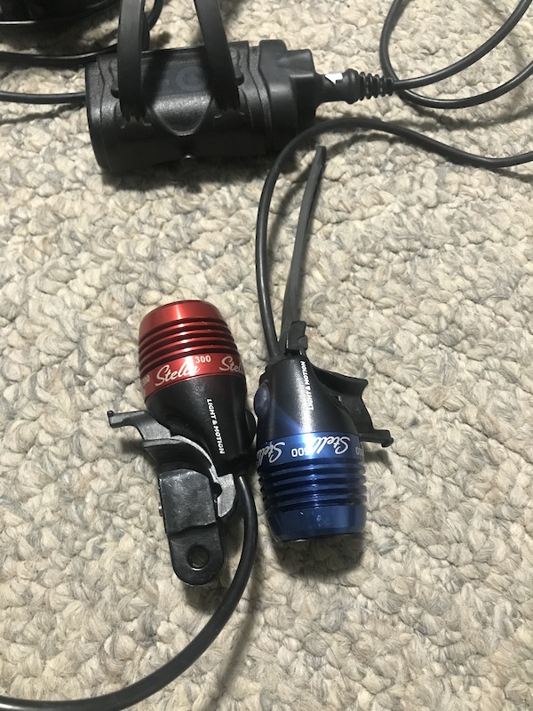 Light and motion Stella 300 and 500 light one battery For Sale