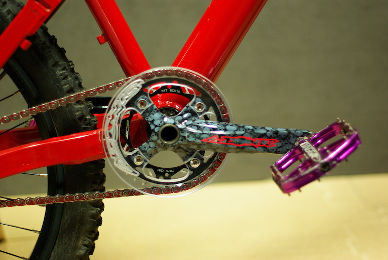 Azonic Limited Edition Skull Cranks- one of my other most Favorite parts of the bike.