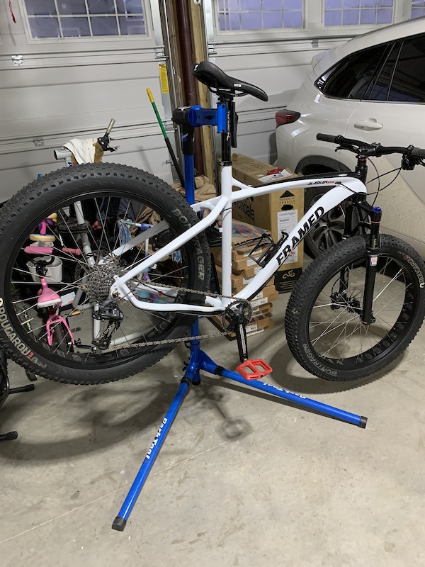 2019 Framed Alaska alloy fat bike size large w Bluto For Sale