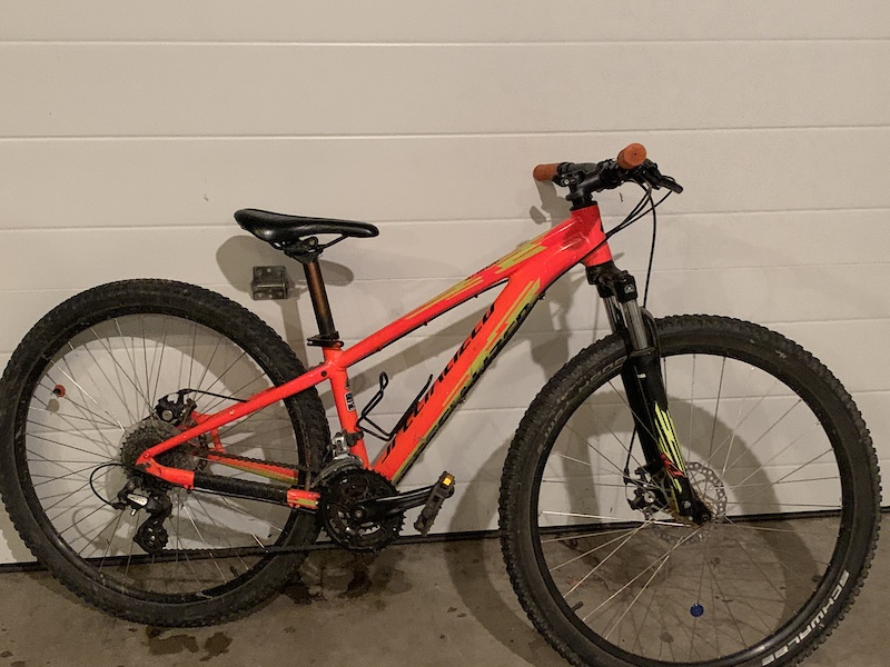 specialized pitch 27.5 xs