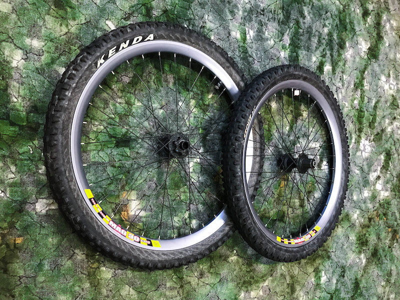 Intense Mag 30/axiom 150X12 Rear / 20mm f For Sale