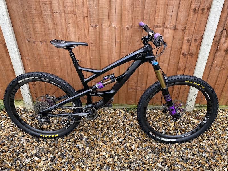 2016 yt capra cf pro race