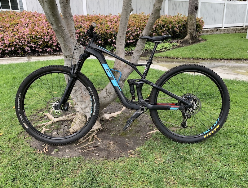 Gt sensor carbon discount elite mountain bike