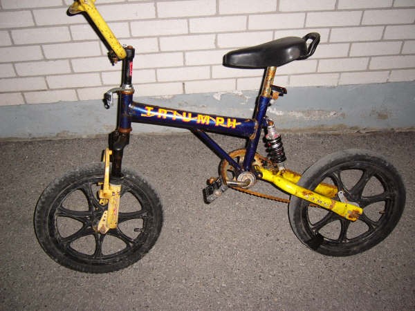 very ugly small bike:P:P
