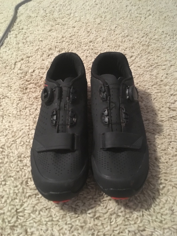 2020 Shimano ME5 Clipless Shoe Size EU43 For Sale