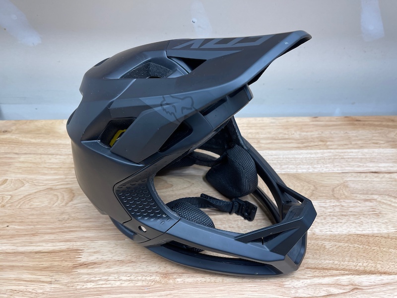 Profame 2019 Fox Proframe L, matte black For Sale