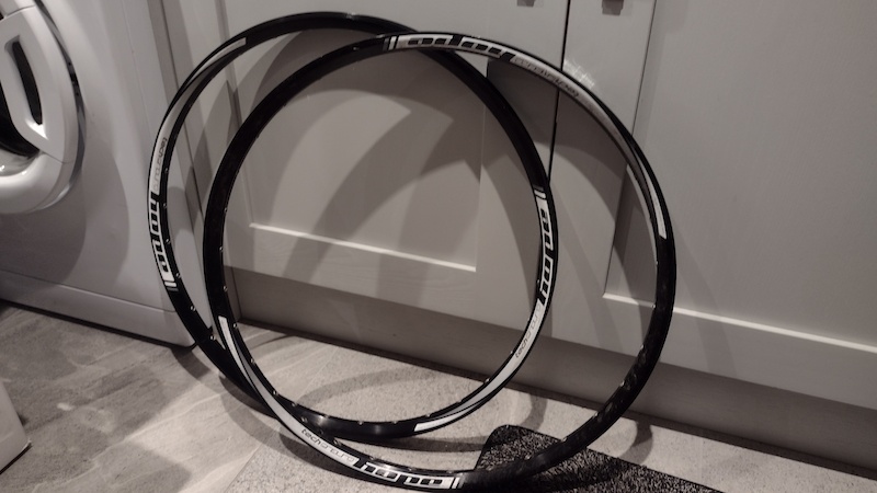 hope enduro rim width