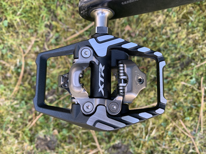 mountain bike pedals clip and platform