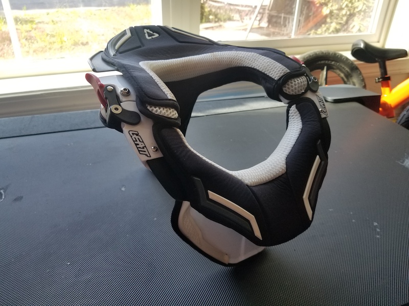 leatt dbx 5.0 clip