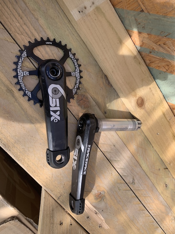 2019 Raceface SixC carbon cranks BB92 165mm For Sale