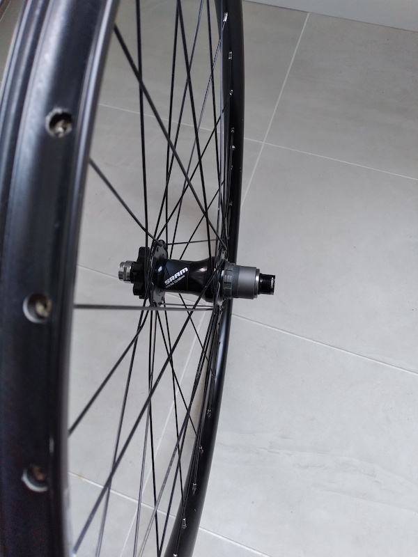 27.5 plus boost rear wheel