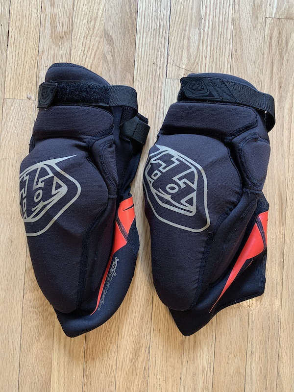 Troy Lee Designs Raid Knee Pads size M/L For Sale
