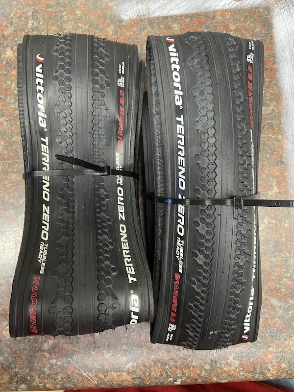 700x35 tires