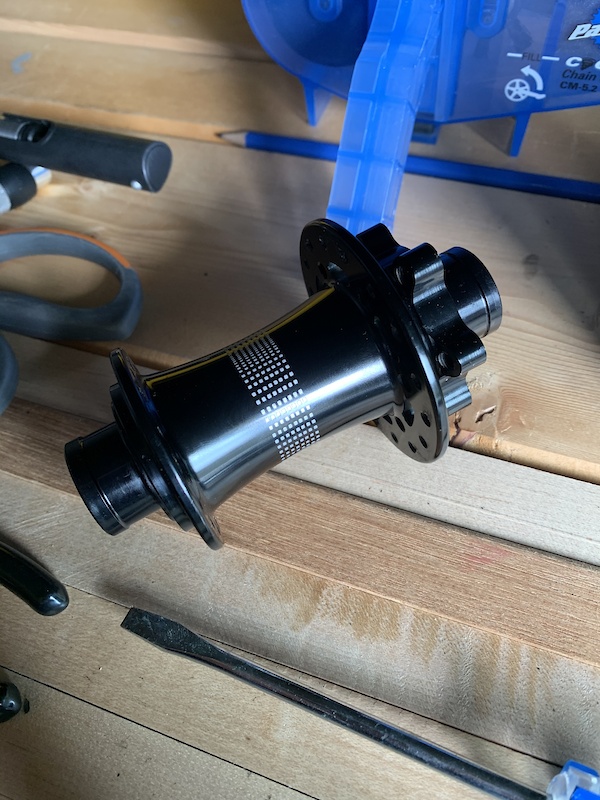 Specialized hi lo front hub For Sale