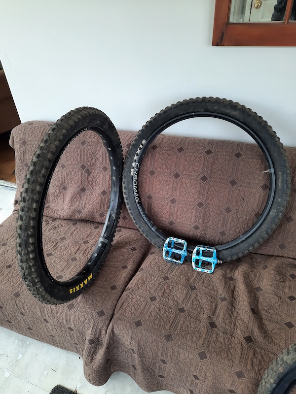 2019 2.5 minion and rims , 27.5 For Sale