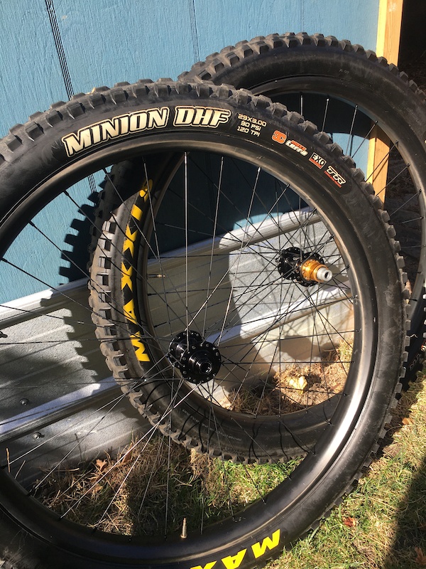 40mm 29er Carbon Wheels, Hope Pro2 Hub, 3.0 Minions For Sale