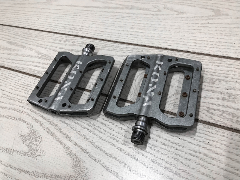 kona flat pedals