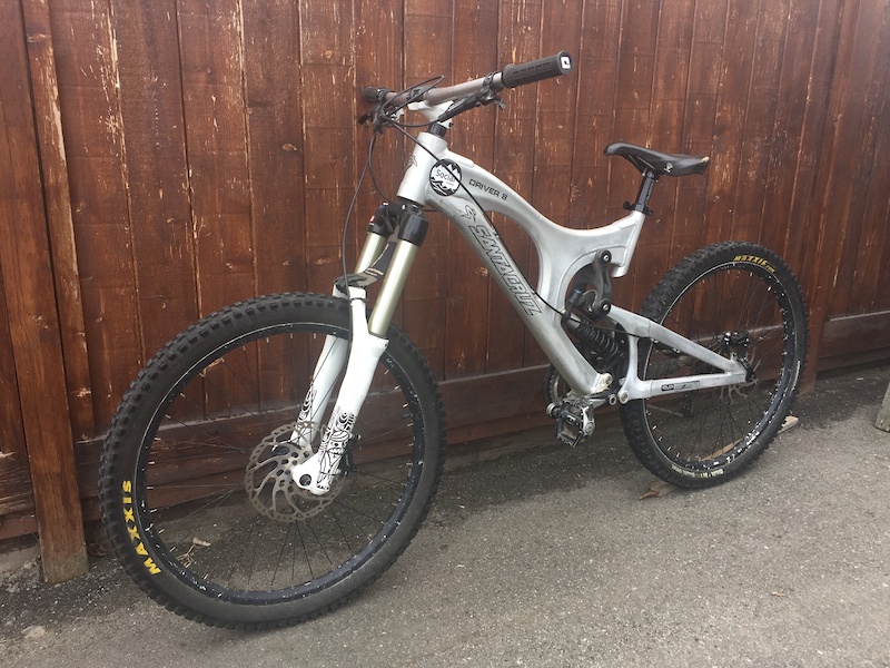 2011 Santa Cruz Driver 8 freeride park bike For Sale