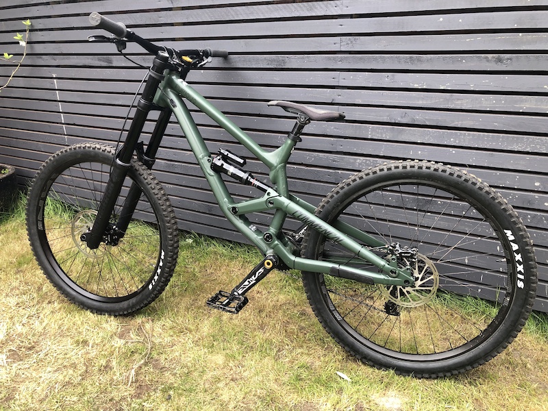 2018 Commencal Furious Metric in Green Size Small For Sale