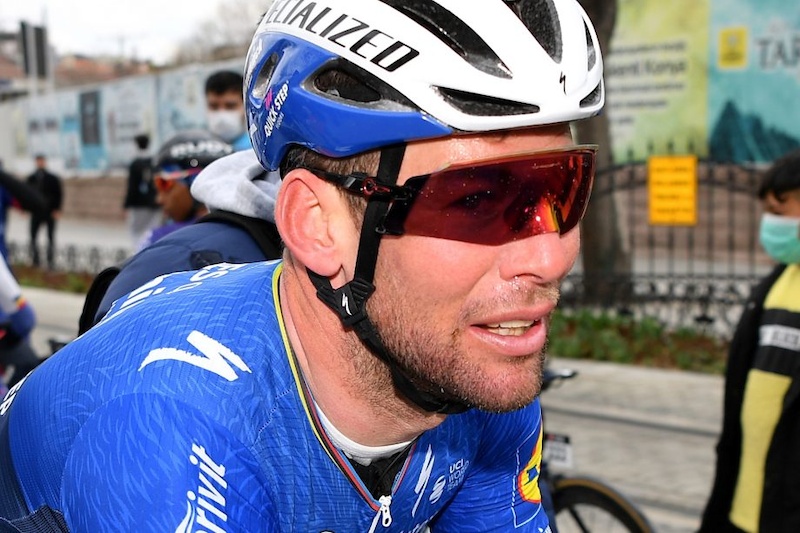 Cavendish sporting still unreleased #OAKLEY glasses for Tour of Turkey win.

The glasses which also broke cover in October 2020 have yet to be released but are clearly being trialed!