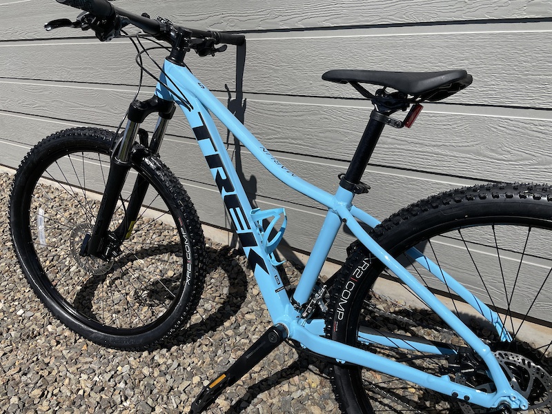 trek marlin 5 2022 blue