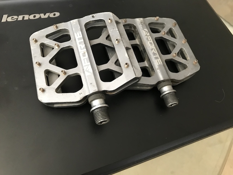 forte road pedals