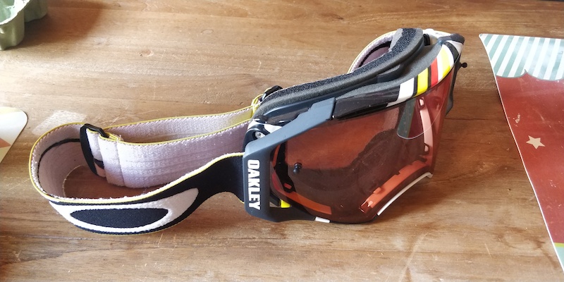 2019 oakley airbrake mx