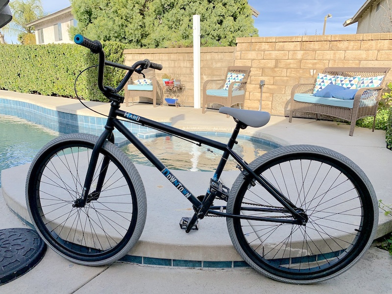 haro 2019 downtown 26 inch bike