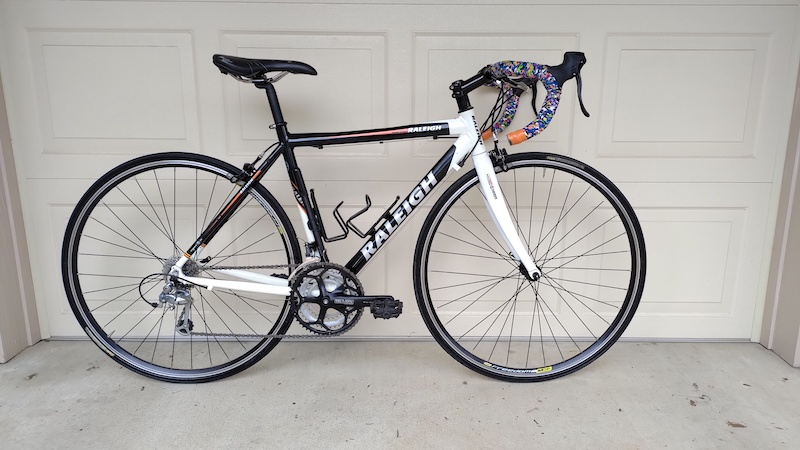 2008 raleigh sport road bike