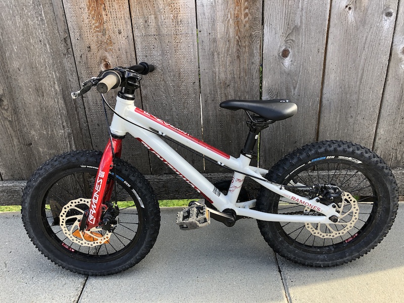 commencal ramones 16 kids bike