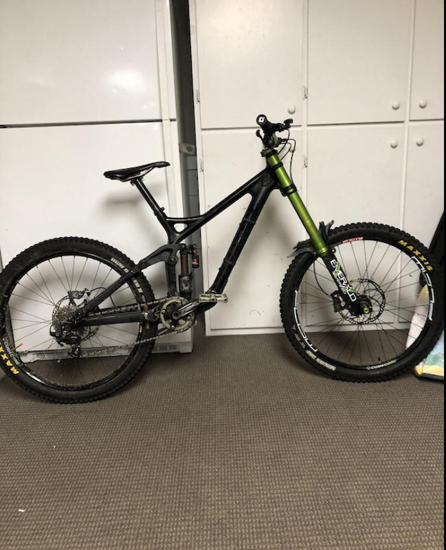 2015 (CARBON) Kona supreme operator DH MTB For Sale