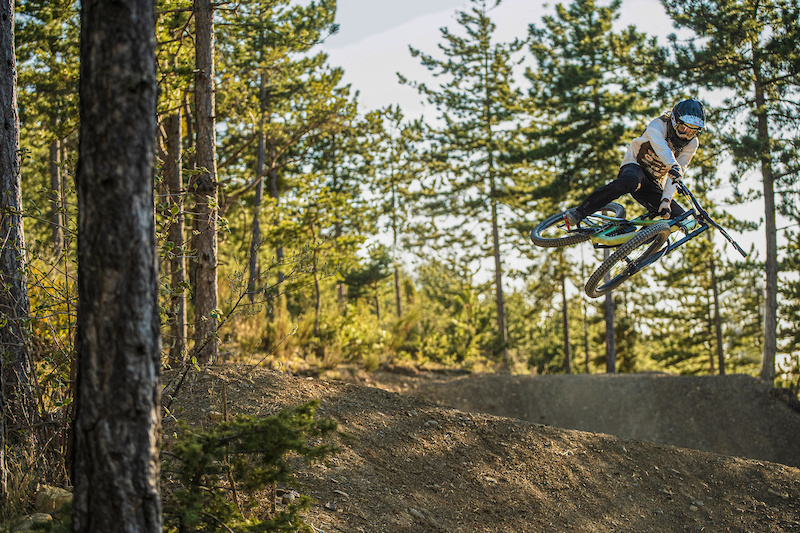 Video: William Robert is All Style on Big Jumps in ‘Surf the Dirt’ - Pinkbike