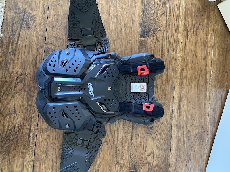 2022 Leatt Moto 6.5 Body Protector Large For Sale