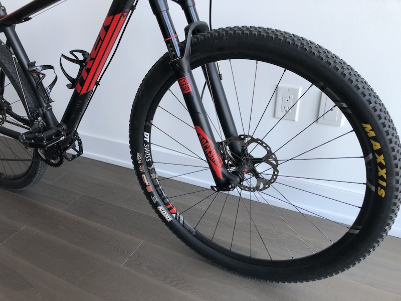 2016 Trek Superfly 9.6 carbon and carbon wheels. For Sale