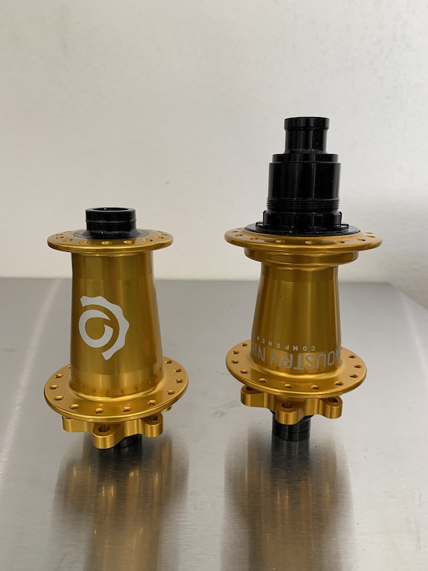 2021 New- Industry Nine Hydra Boost, 32H, Gold For Sale