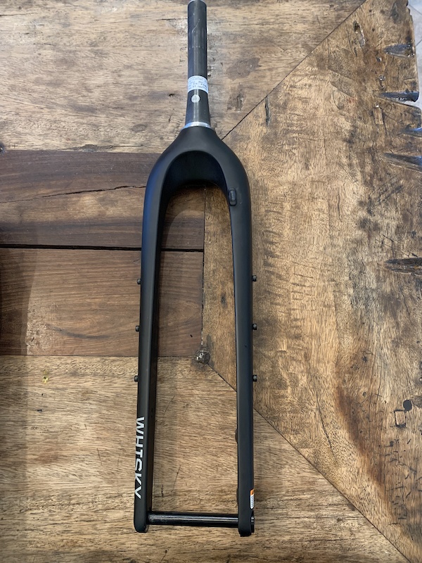 Whisky rigid outlet fork