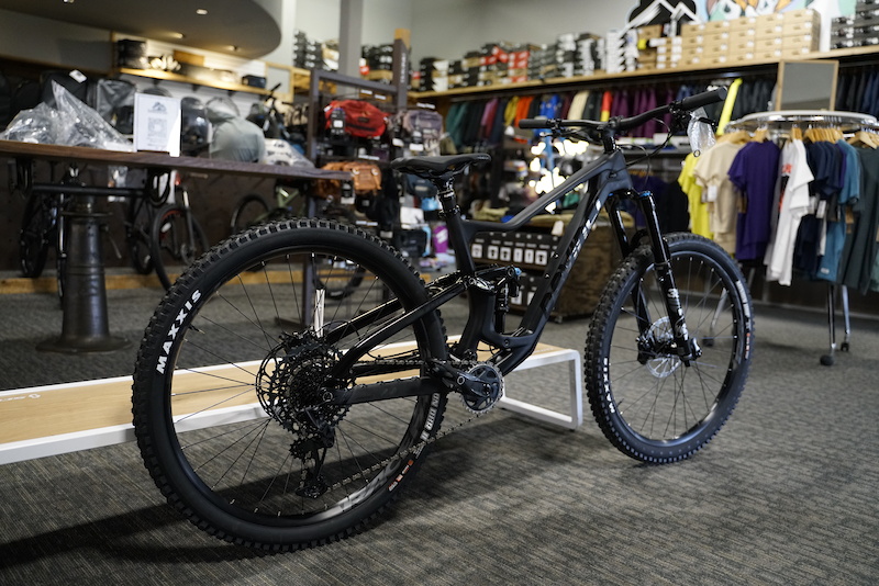 2021 Devinci Troy Alu/Carbon XL 