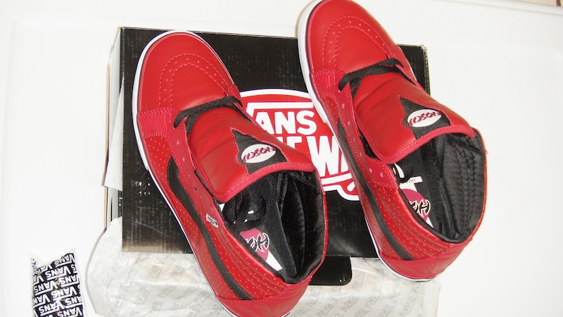 2007 VANS HOSOI HAMMERHEAD RED SK8 HI VERT PRO For Sale