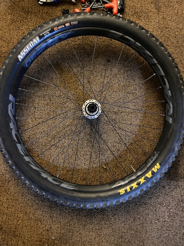 Raceface ARC 30 Laced With Industry Nine Torche Hub For Sale Raceface ARC 30 Laced With Industry Nine Torche Hub For Sale