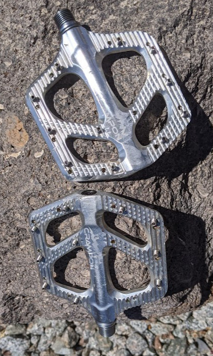 Crampons de randonnée pour la montagne | GR20 Infos