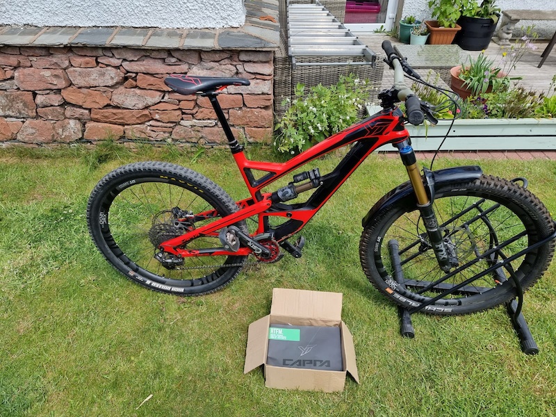 2016 yt capra cf pro race