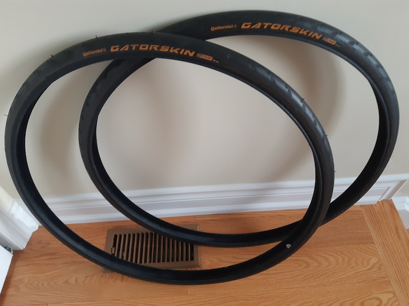 700C x 28 Continental Ultra GatorSkin Wire Tire For Sale