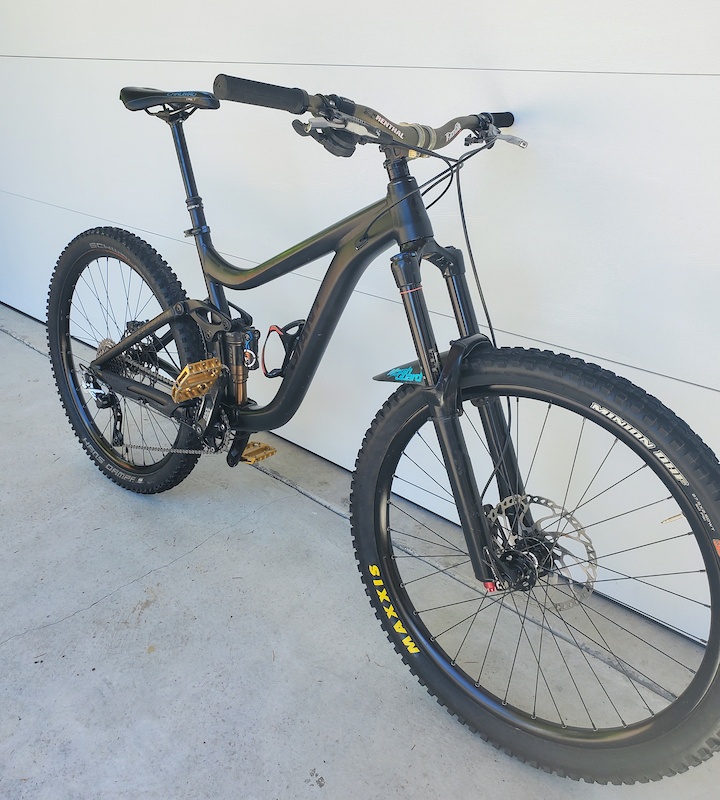 2016 Custom Giant Reign For Sale