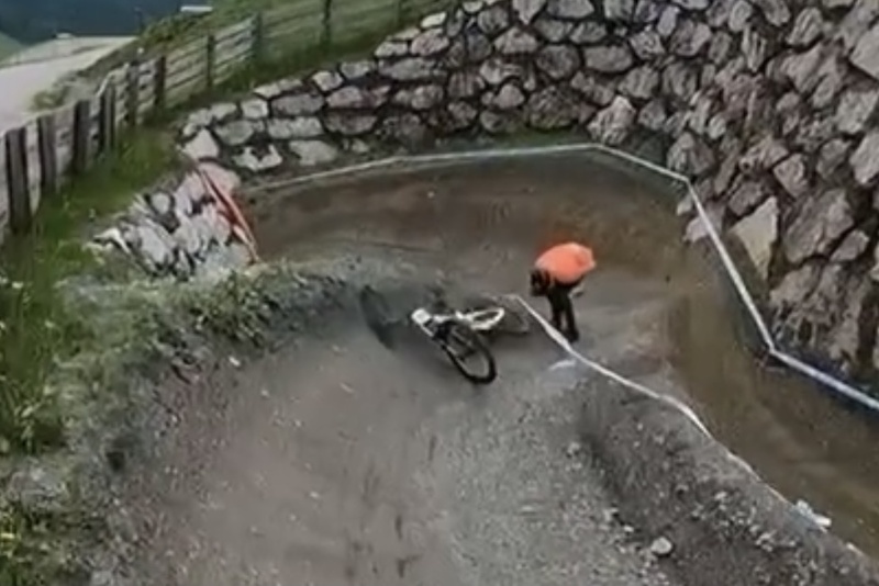 Update: Flo Payet Posts Video of the Moment a Course Pole Struck his Genitals and Took him Out of the Leogang World Cup - Pinkbike