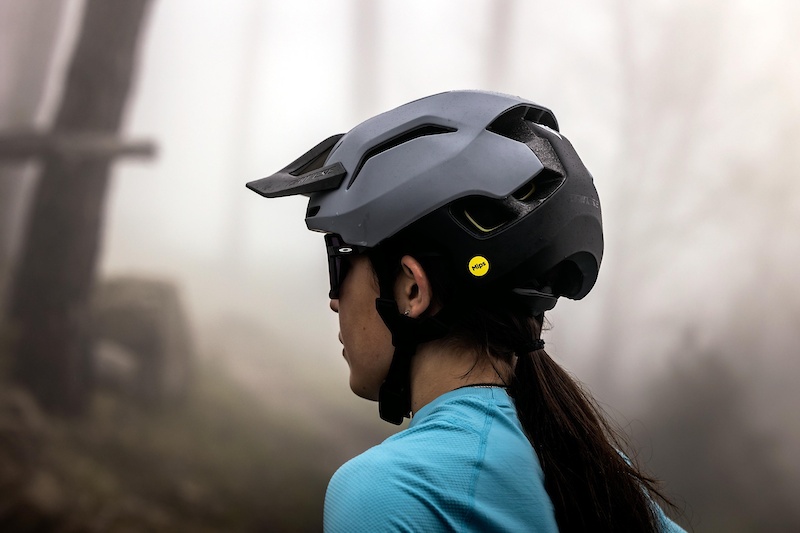 Dainese Returns to MTB Helmets with the Lightest Full Face Helmet