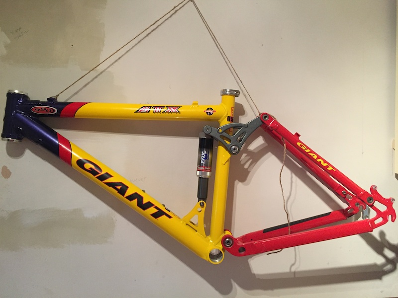 Giant Atx 990 frame Fox shock Aheadset For Sale