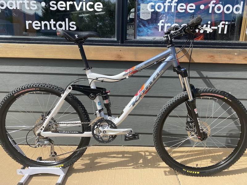 2009 Kona One20 Deluxe 17 Near New Condition For Sale