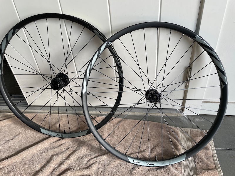 ibis 742 i9 carbon 27.5 wheelset