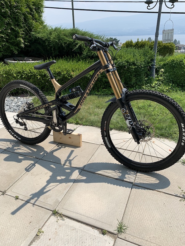 commencal furious 2020